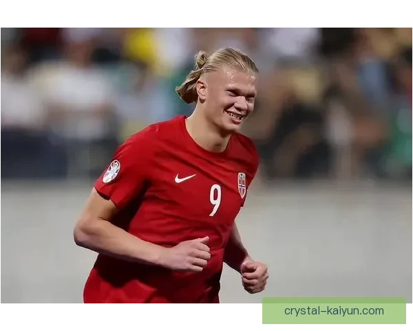 哈兰德在金球奖竞争中状态回暖，表现备受关注